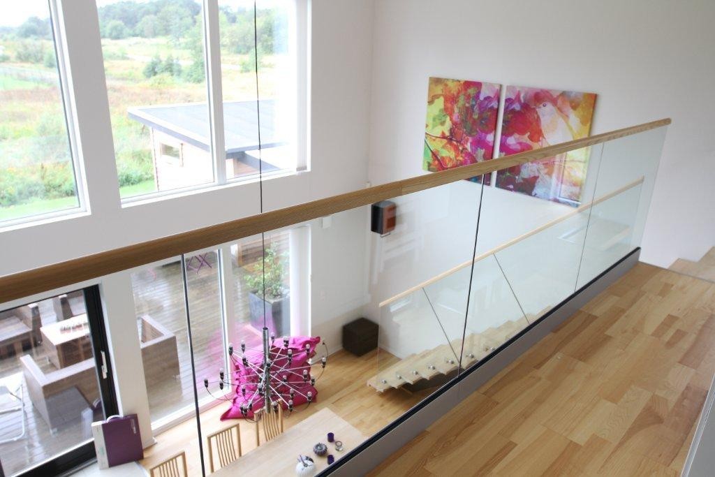 Stolpfritt glasräcke